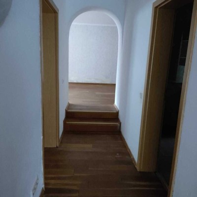 Charmante Dreizimmerwohnung in idyllischer Lage. Ideal für ein harmonisches Zuhause!