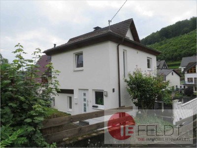 PROVISIONSFREI!!! ETW mit Balkon, zwei Garagen und Carport in Grevenbrück