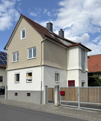 Erstbezug nach Sanierung: 5-Zimmer-Einfamilienhaus mit Terrasse / kleinem Garten