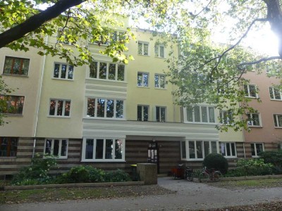 Schöne 3-Zimmer-Erdgeschosswohnung mit Parkett und Balkon nähe Eilenriede
