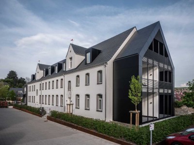 Traumhafte Loft / DG WHG. / 2ZKB / 90qm (2.OG), EBK, KLIMA, Balkon,  + 40qm Dachterrasse,