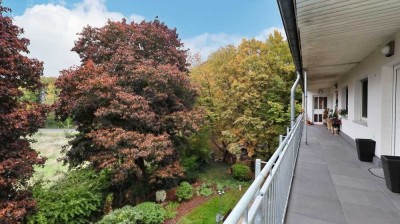 Lichtdurchflutete, sanierte 3-Zimmer-Wohnung mit Süd-Balkon, Garage & Gartenmitnutzung