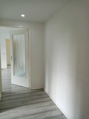gepflegte 3-Zimmmer-Küche-Bad Wohnung;