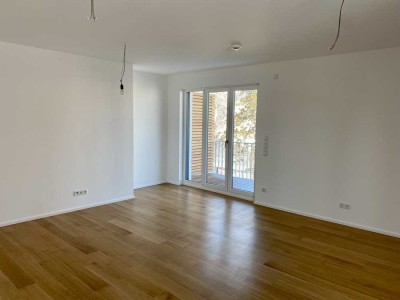 Neuwertige barrierefreie 2-Zi. Wohnung mit Balkon und EBK Ottobrunn-Zentrum (Rathaus)