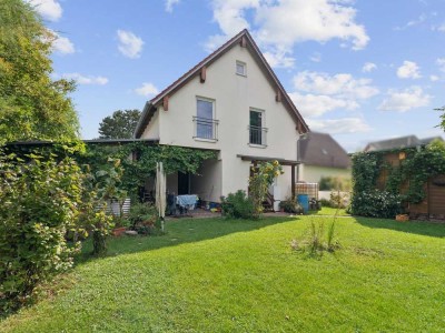 Ideal gelegenes Einfamilienhaus in Mühldorf-Mößling. Sehr gute Anbindung nach München ca. 40 Min.