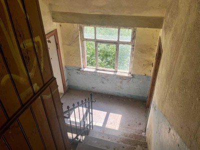 Charmantes Gründerzeit-Mehrfamilienhaus mit zeitloser Eleganz und Potenzial.