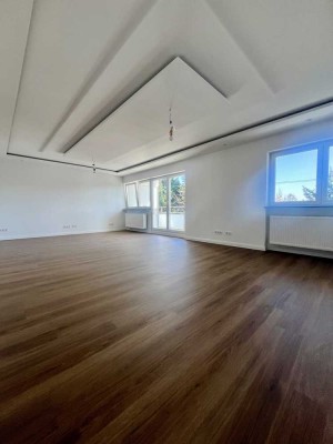 Erstbezug! Exklusive Drei-Zimmer-Wohnung mit großem Sonnenbalkon!