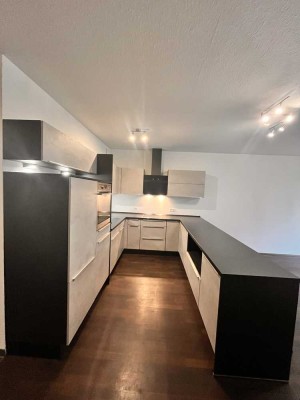 Exklusive EG-Wohnung mit Terrasse und EBK in zentraler Lage