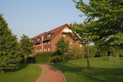 Ruhige und helle 2-Zimmer-Wohnung, Südbalkon, 2. OG, von privat