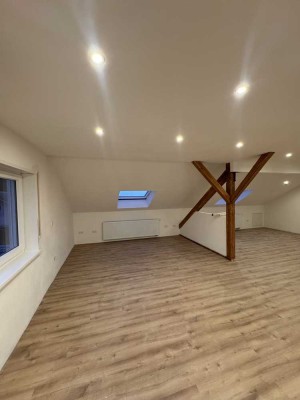 Erstbezug nach Sanierung mit Balkon: ansprechende 2-Zimmer-Terrassenwohnung in Bruchweiler-Bärenbach