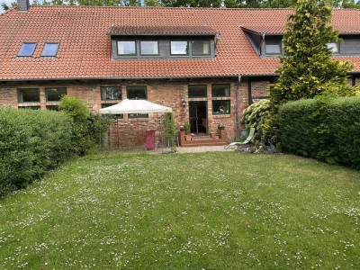 Großzügiges 4-Zimmer-Reihenhaus mit Blick in den Gutspark in Peine