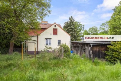 IMMOBERLIN.DE - Attraktives Haus mit sehr viel Gestaltungspotential auf großem Grundstück