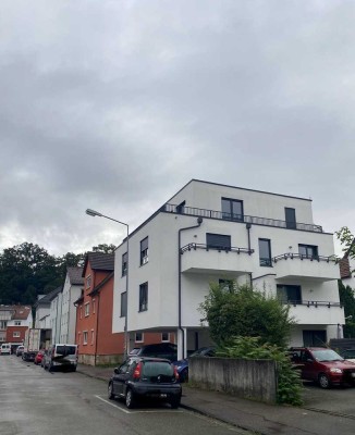 Stilvolle, geräumige und neuwertige 1-Zimmer-Penthouse-Wohnung in Schwäbisch Gmünd