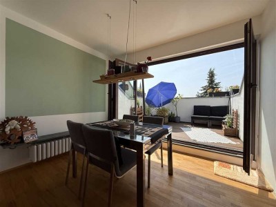 Stadtleben mit Rückzugsort – Ihr neues Zuhause mit sonniger Dachterrasse über den Dächern von Kalk