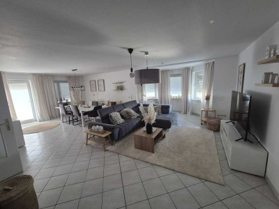 Schöne geräumige 4-Zimmer-EG-Wohnung mit Terrasse in Estenfeld