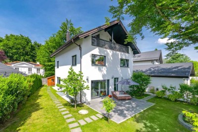 Großzügiges, sonniges Einfamilienhaus mit idealem Grundriss und hübschem Garten