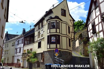 Schönes Fachwerkhaus mit kleiner Terrasse im Herzen von Briedel