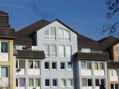 In guter Lage zu Bahnhof+Seltersweg! Lichtdurchflutete und frisch renovierte 2 Zimmer-Wohnung, Li...