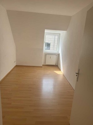 WG-Neugründung - Helle 4-Zimmer-Wohnung mit Küche in zentraler Lage in Siegen