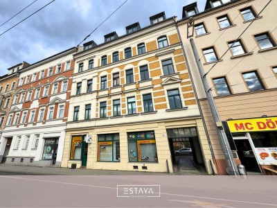 WG geeignet: Stilvolle Dachgeschosswohnung mit Einbauküche im historischem Altbau