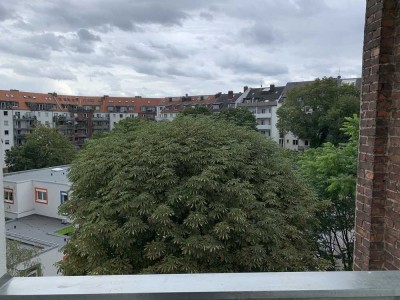 Traumhafte sanierungsbedürftige Altbauwohnung im Herzen von Düsseldorf-Derendorf! Energieausweis C