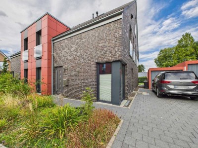 Gehobenes Wohnen mit Komfort –hochwertige Doppelhaushälfte in begehrter Lage von Kirchhö