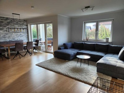 Nidderau-Ostheim - Großzügige 4 Zi. Wohnung, Tgl.-Wannen-/Duschbad, EBK, Terrasse, PKW-Stellplatz