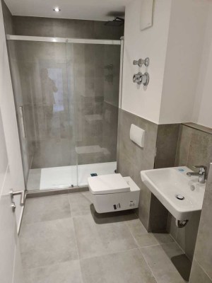Erstbezug nach Sanierung - Attraktive 2 Zimmer Wohnung inkl. Einbauküche und Tiefgaragenstellplatz