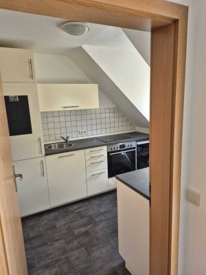 Geschmackvolle, modernisierte 2-Zimmer-Wohnung mit gehobener Innenausstattung mit EBK in Crailsheim