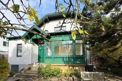Aufwendig revitalisierte und stilvoll ausgebaute, historische Wienerwaldvilla in Tullnerbach