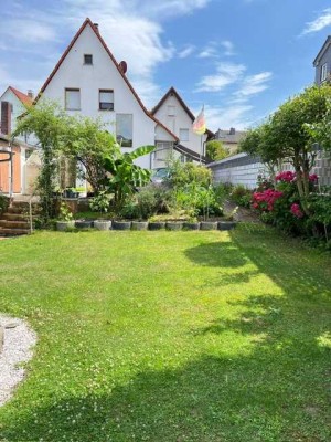 Freistehendes 2FH mit großem Garten in bester Lage von Urberach