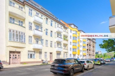 IMMOBERLIN.DE - Attraktive Altbauwohnung mit Balkon in ruhiger Lage