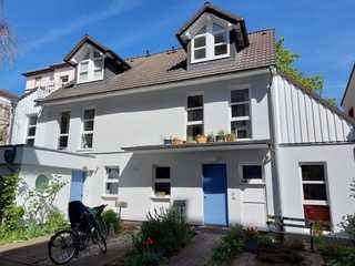 Einzigartiges Haus m. kleinem Garten u. Stellplatz i. Frankfurter Nordend