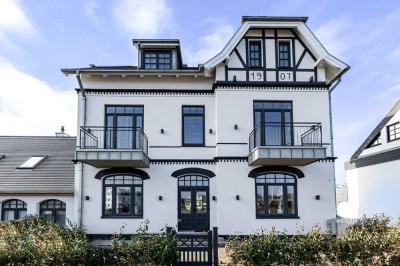 Kernsanierte Bäderstilvilla mit Blick auf die Nordsee