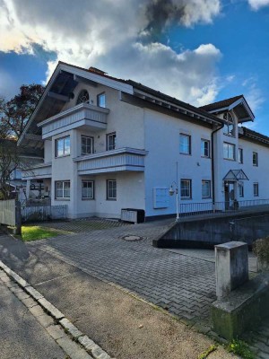 Stilvolle 2-Raum-Wohnung mit Balkon und EBK in Bad Aibling