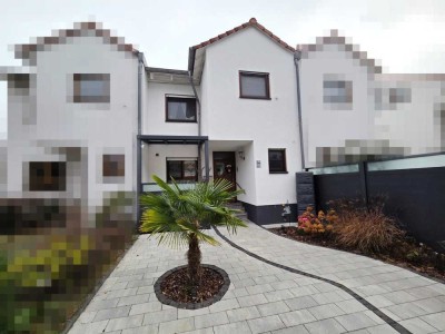 Familienfreundliches, modernes, Raumwunder mit 6-Zimmern
Großes Reihenmittelhaus -3-er Gruppe,