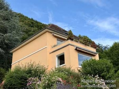 Freundliches Haus mit Sanierungsbedarf in sonniger Waldrandlage