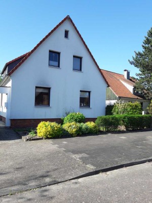 3-Zimmer-Obergeschosswohnung in Zwei-Familien-Haus in beliebter Lage