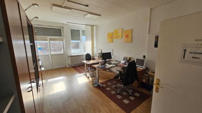 101m² Wohnung / Büro 3 Zimmer Küche Bad Balkon Kammer