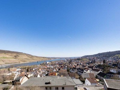 3 + 1 Drei-Zimmer Wohnung plus Studio mit Rheinblick