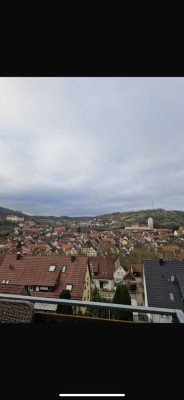 2-Zimmer DG Wohnung mit Balkon und Einbauküche