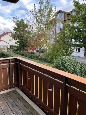 Neuwertige 2-Raum-Wohnung mit Balkon und Einbauküche in Höhenkirchen-Siegertsbrunn