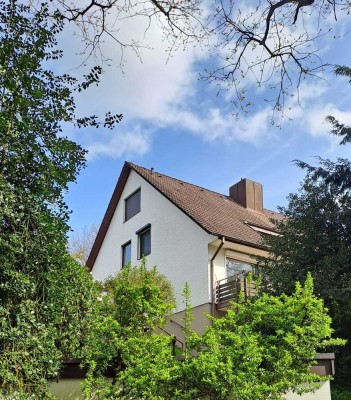 Geräumige Doppelhaushälfte mit Garten und Garage in Hamburg Marmstorf