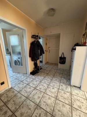 Helle 3 Zimmer Wohnung mit Balkon in guter, zentraler Lage Nähe Aachener Platz