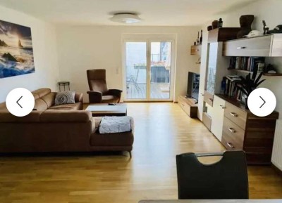 Attraktive und neuwertige 3-Zimmer-Terrassenwohnung mit geh. Innenausstattung mit Balkon und EBK