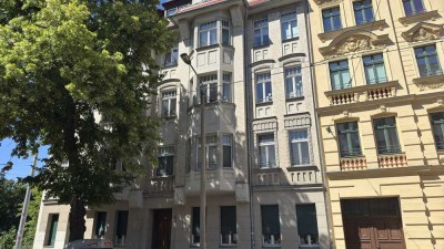 "Stilvolle Altbauwohnung im Denkmal – 3-Zimmer-Charme"
