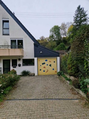 Charmante und gepflegte Doppelhaushälfte am Weinberg