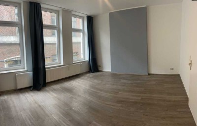 Schöne Altbauwohnung in der Innenstadt!