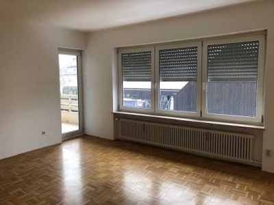 Freundliche 3-Zimmer-Wohnung mit Balkon in Deggendorf Nähe St.-Martin-Kirche