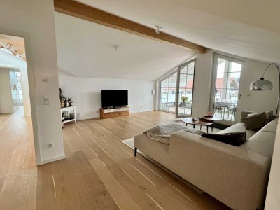 165qm*-Panorama-Dachgeschosswohnung mit 2 Balkonen und Blick auf das Schloss und die Kampenwand